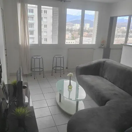 Проживание в семье Dans Partage, A 8 Min Du Centre-ville *